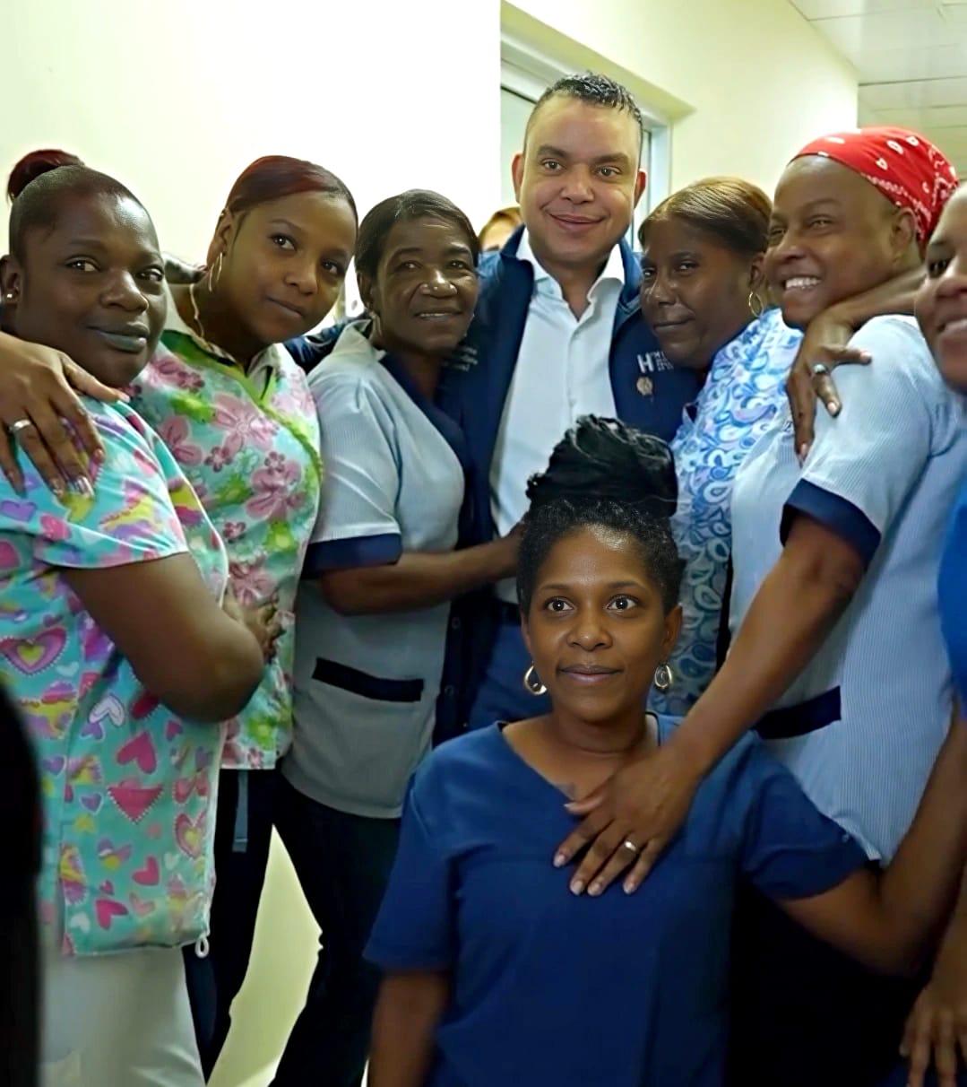 Dr. Julio Landrón fortalece supervisión hospitalaria con visita a la Maternidad Nuestra Señora de La Altagracia
