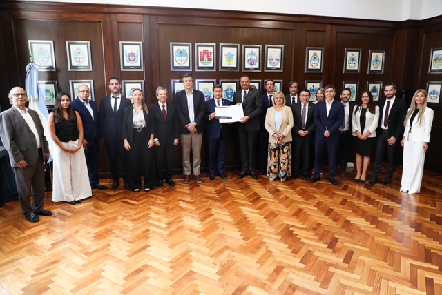 Reconocen en Argentina a Eddy Alcántara por impulsar proyectos regionales en favor consumidores de Iberoamérica