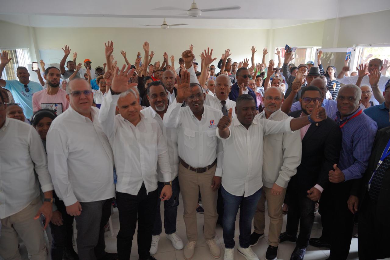 Gobierno inicia titulación gratuita en los condominios de la Villa Olímpica en Santiago