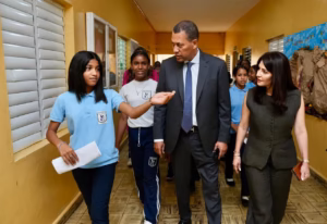 Indotel conecta a centro educativo Hogar Escuela Rosa Duarte con internet gratuito a través de Dominicana Conectada