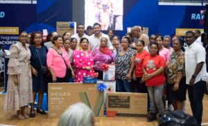 Raymond Rodríguez celebra el día de las madres; más de 700 mujeres respaldan su labor social en la capital