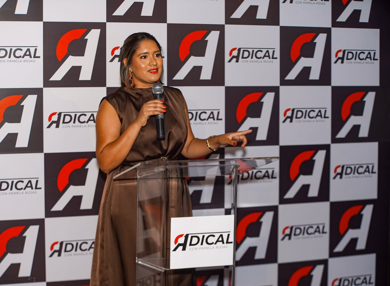 Pamela Rojas lanza “Radical”, un nuevo espacio de investigación periodística comprometido con la verdad y el cambio social