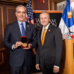 Abinader recibe la Medalla Presidencial de William Paterson University, el más alto honor otorgado por esa casa de estudios