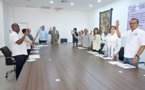 Ministerio de Trabajo anuncia aumento salarial de 25 % para operadores de máquinas pesadas del área agrícola