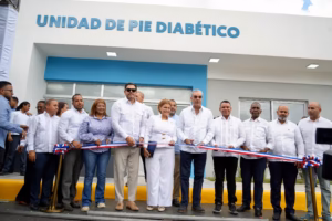 Abinader y Landrón entregan nuevas unidades de Hemodiálisis y Pie Diabético en San José de Ocoa